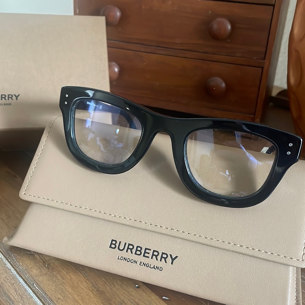 Burberry BRAND NEW blue light reading glasses.